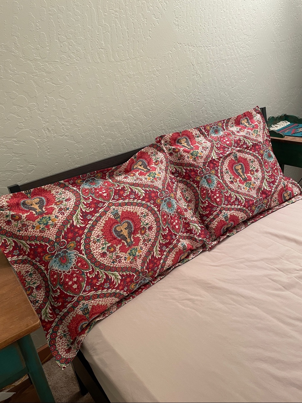 Pottery Barn Darcy std pillow shams, set of 2, new